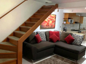 Casa ideal con cochera, seguridad y céntrica